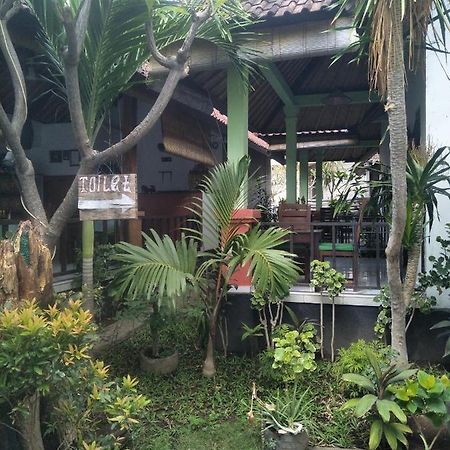 Beten Enjung Home Stay&Waroeng Амед Экстерьер фото