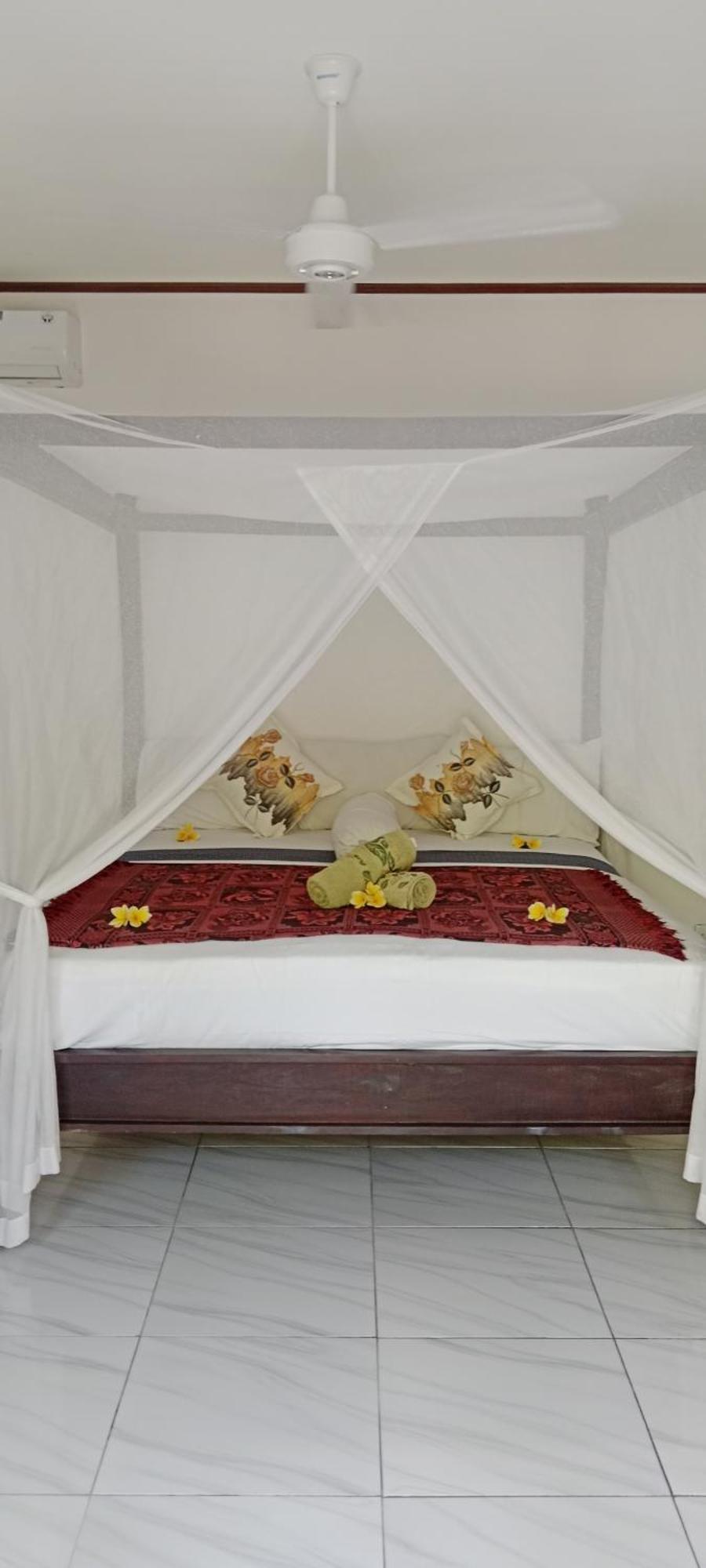 Beten Enjung Home Stay&Waroeng Амед Экстерьер фото