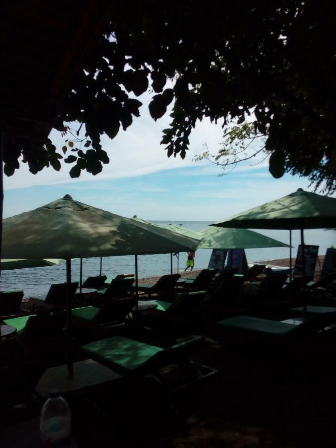 Beten Enjung Home Stay&Waroeng Амед Экстерьер фото